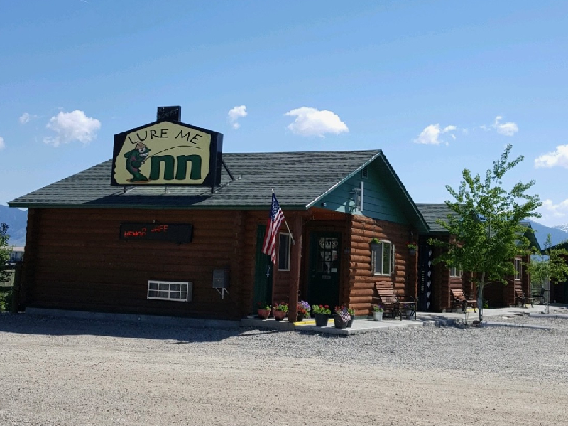 Lure Me Inn, Montana fly fishing lodging